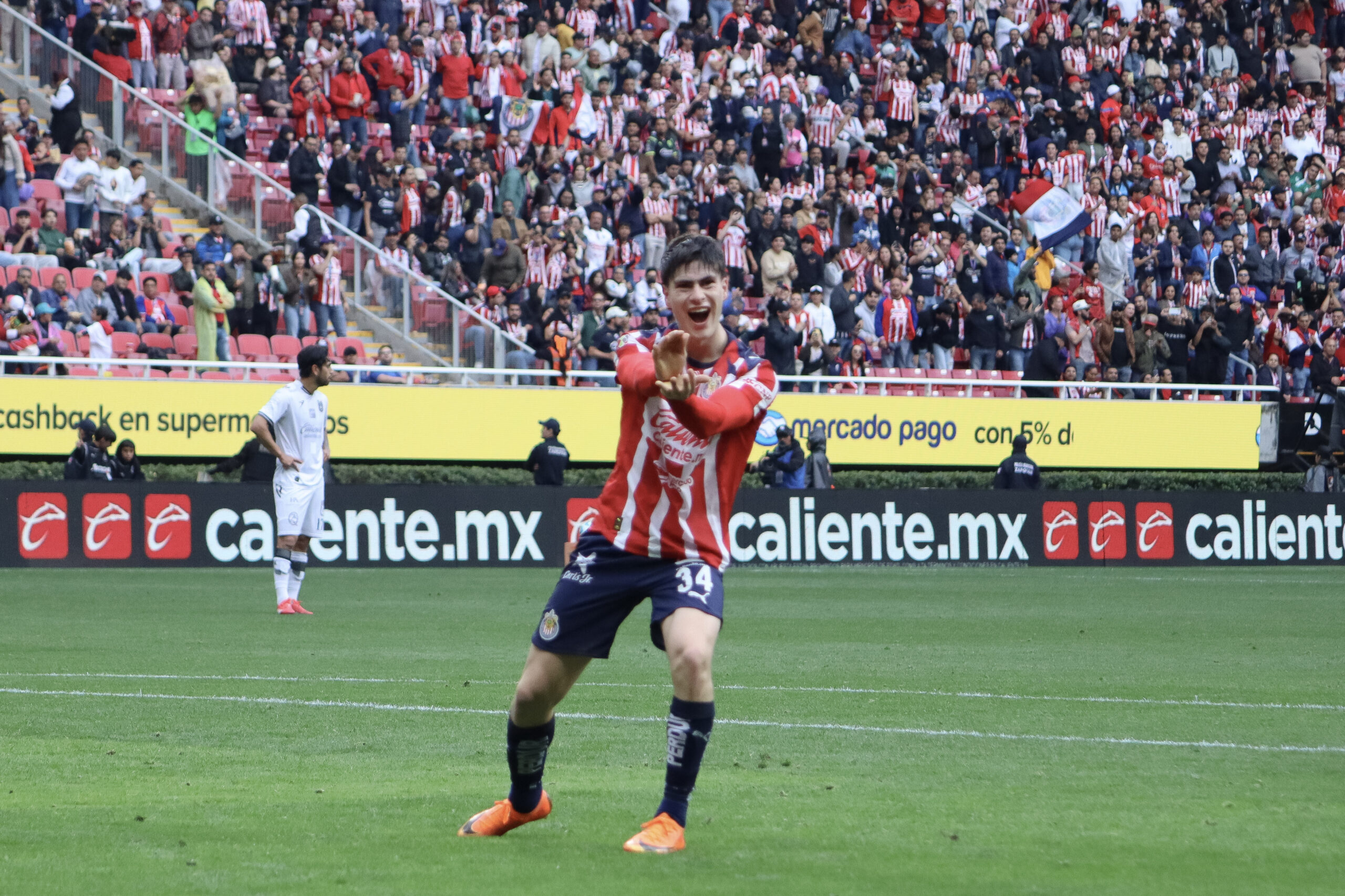 Chivas supera a Querétaro 2–1 en el Akron y mantiene paso firme en la Jornada 3 del Clausura 2026