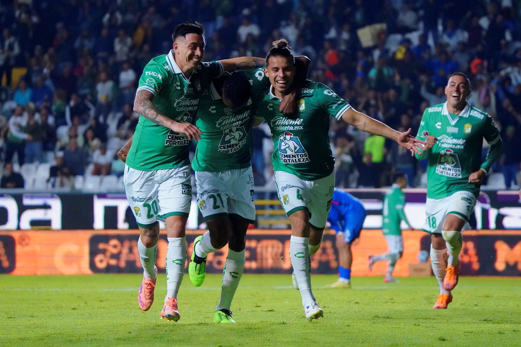 León 2–1 Cruz Azul: La Fiera arranca el Clausura 2026 con un triunfo sobre La Máquina