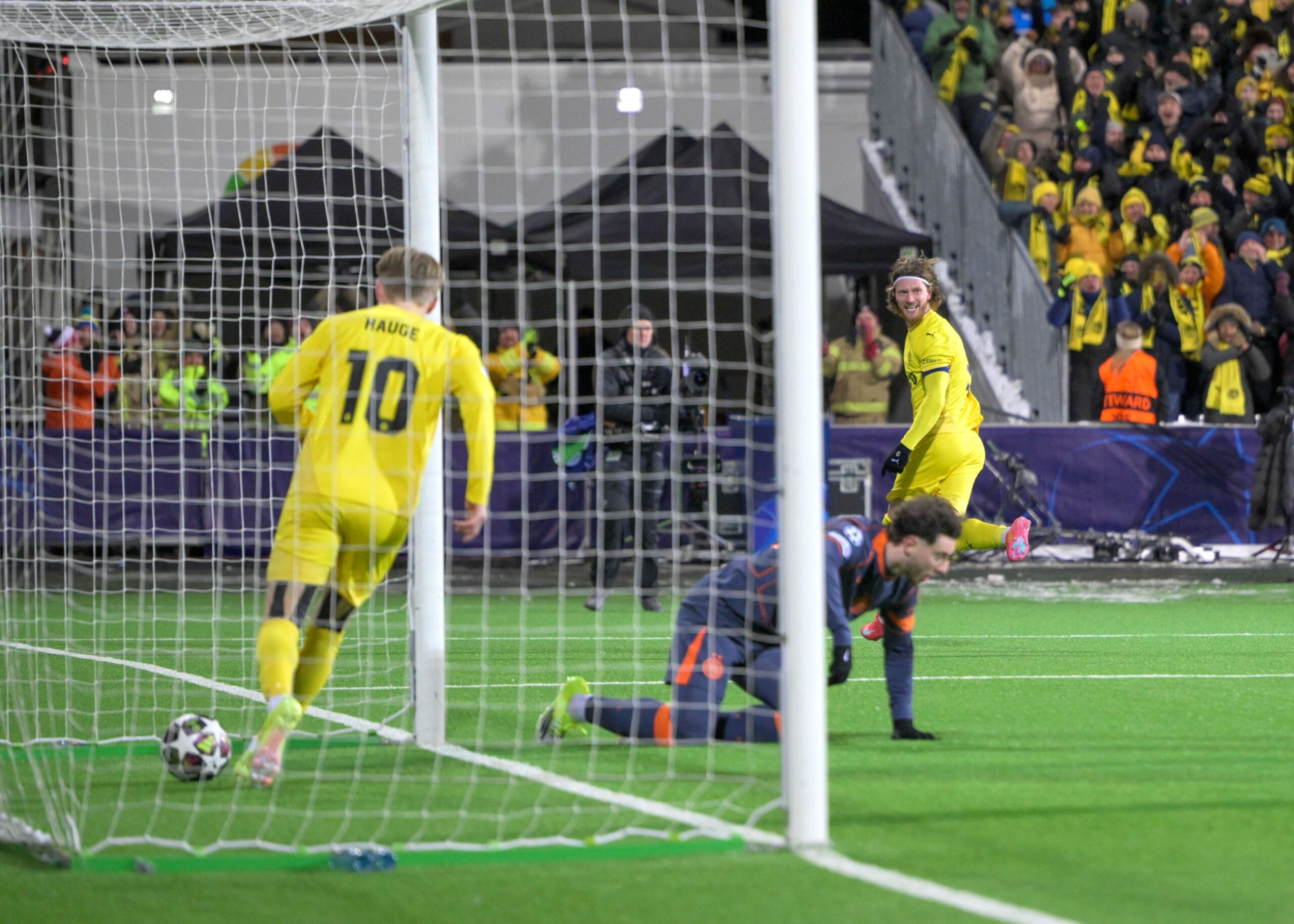 Champions League playoffs: Newcastle golea con póker de Gordon; Bodø/Glimt sorprende al Inter; Leverkusen pega primero y Atlético deja escapar ventaja