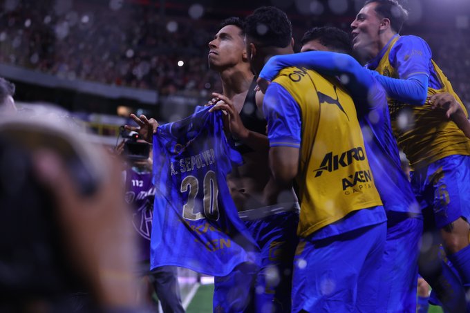 Cruz Azul mantiene el liderato; América gana en Querétaro, Chivas remonta el Clásico Tapatío y Gignac decide el Regio en la Jornada 10