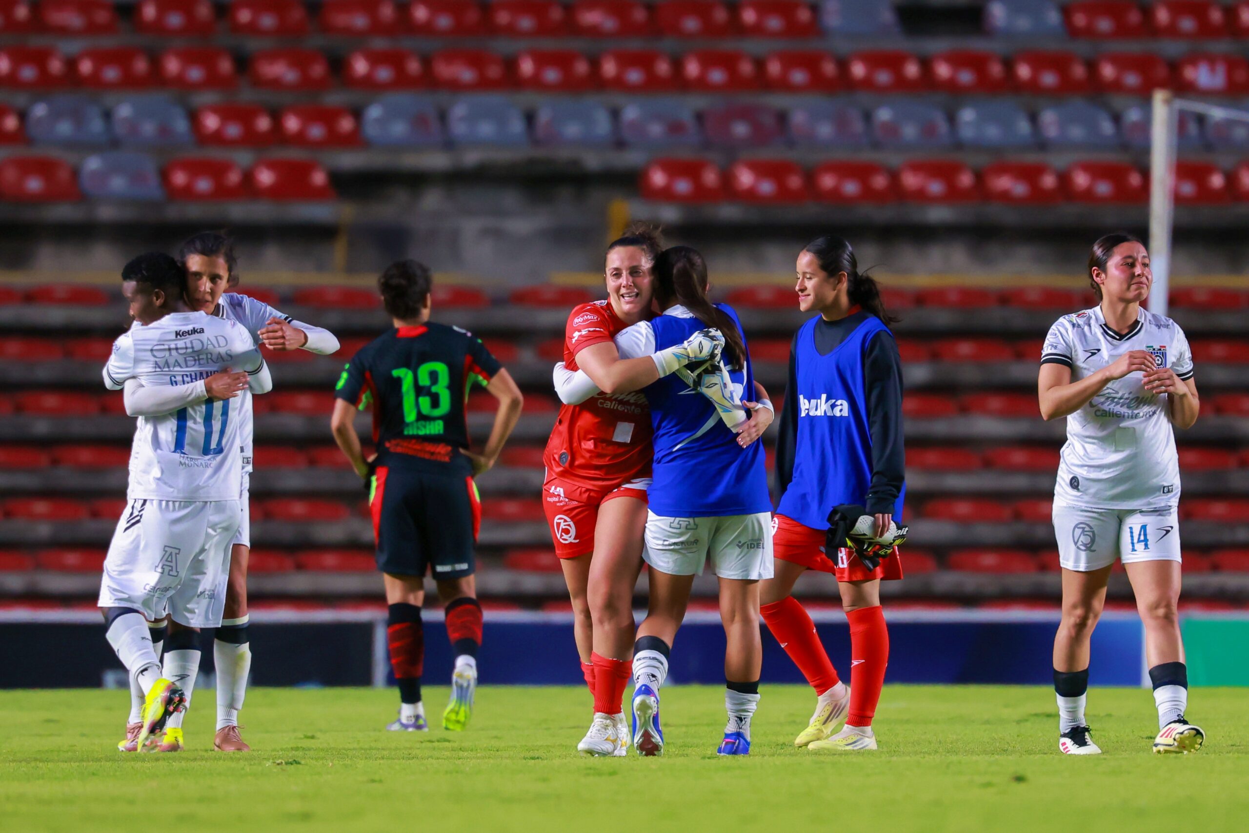 Gallos Femenil logra su primer triunfo del Clausura 2026 con dramático 2-1 ante Juárez en el Corregidora