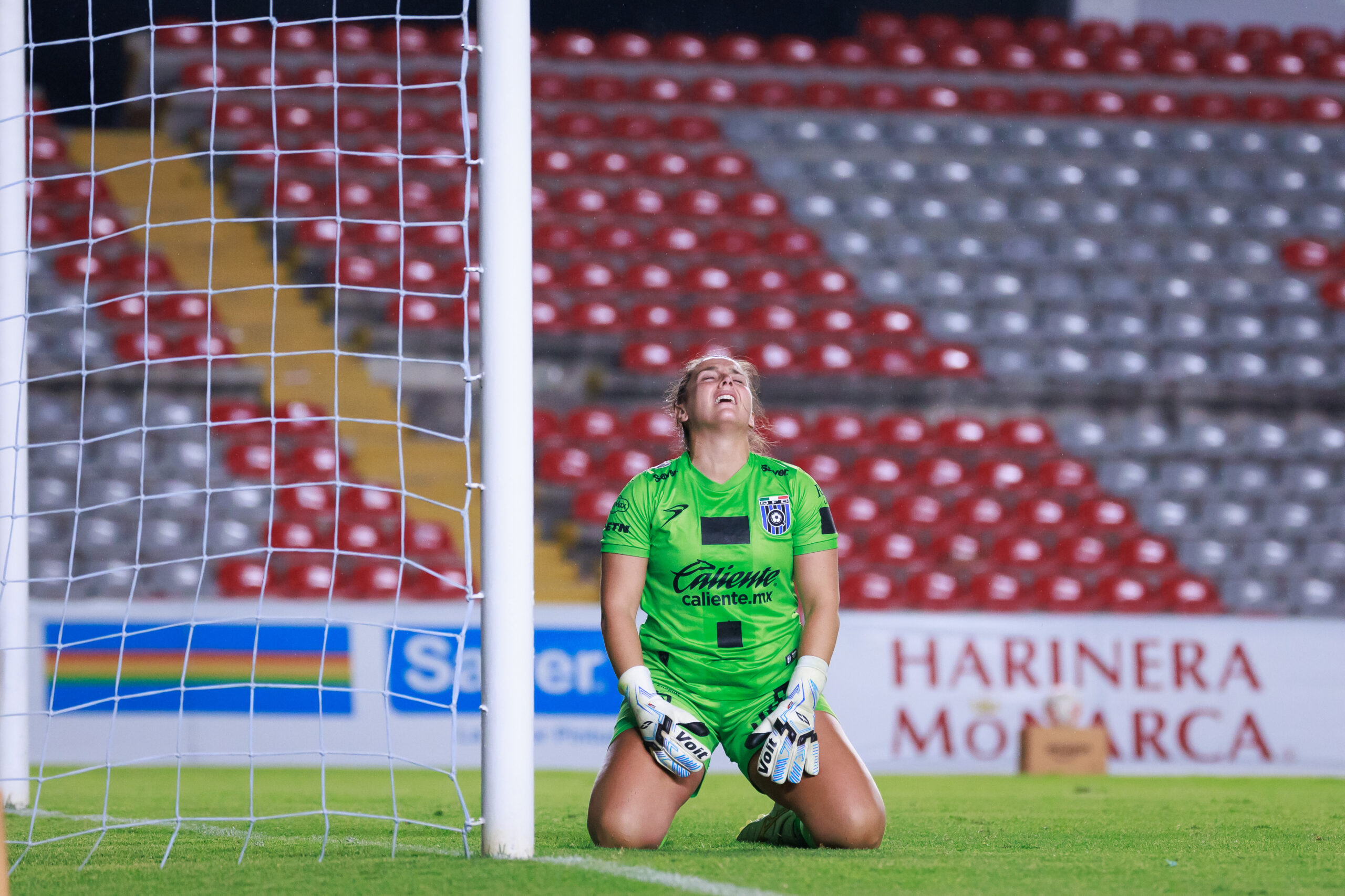 América femenil goleó 1-4 a Gallos