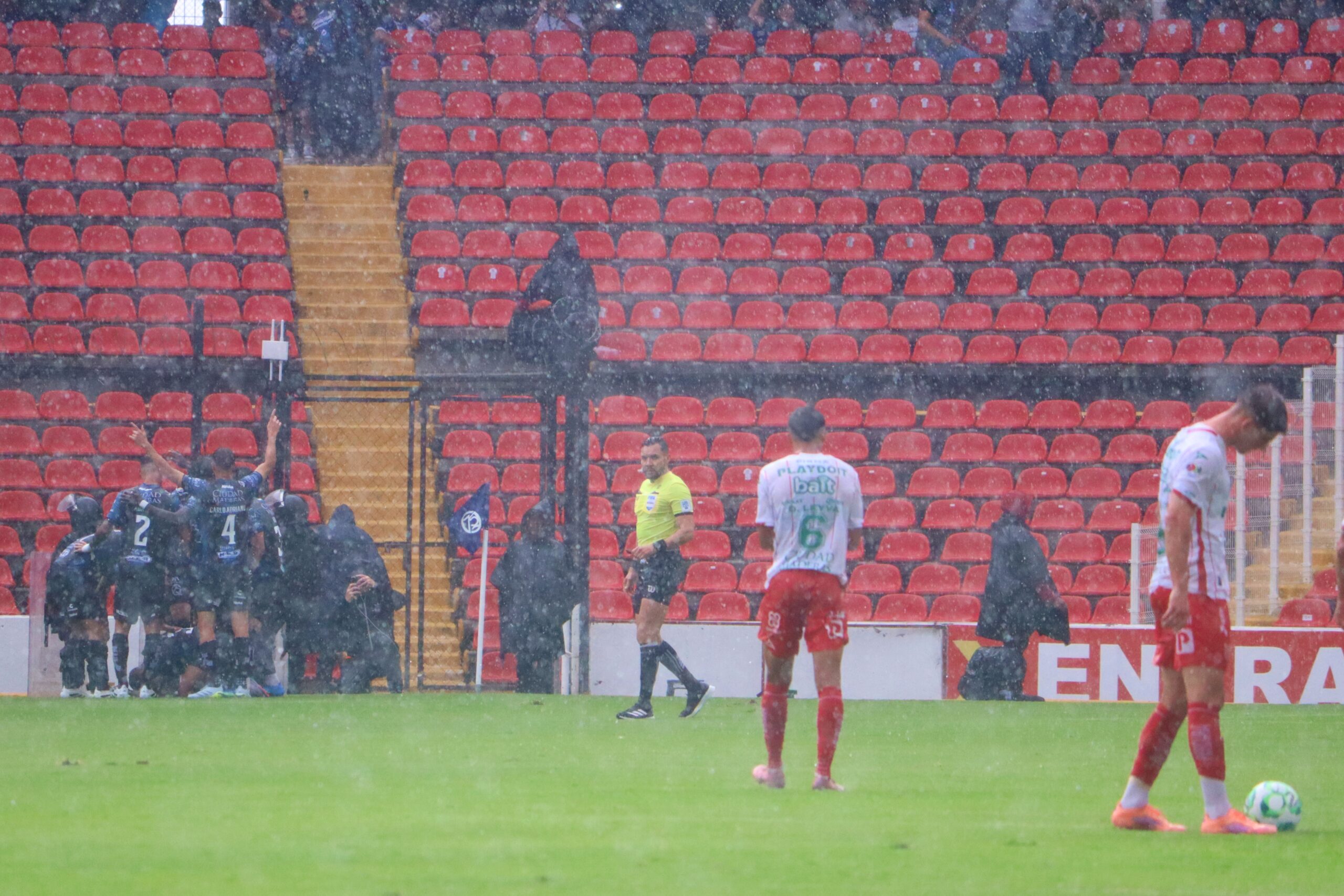 GALLOS DERROTÓ A NECAXA