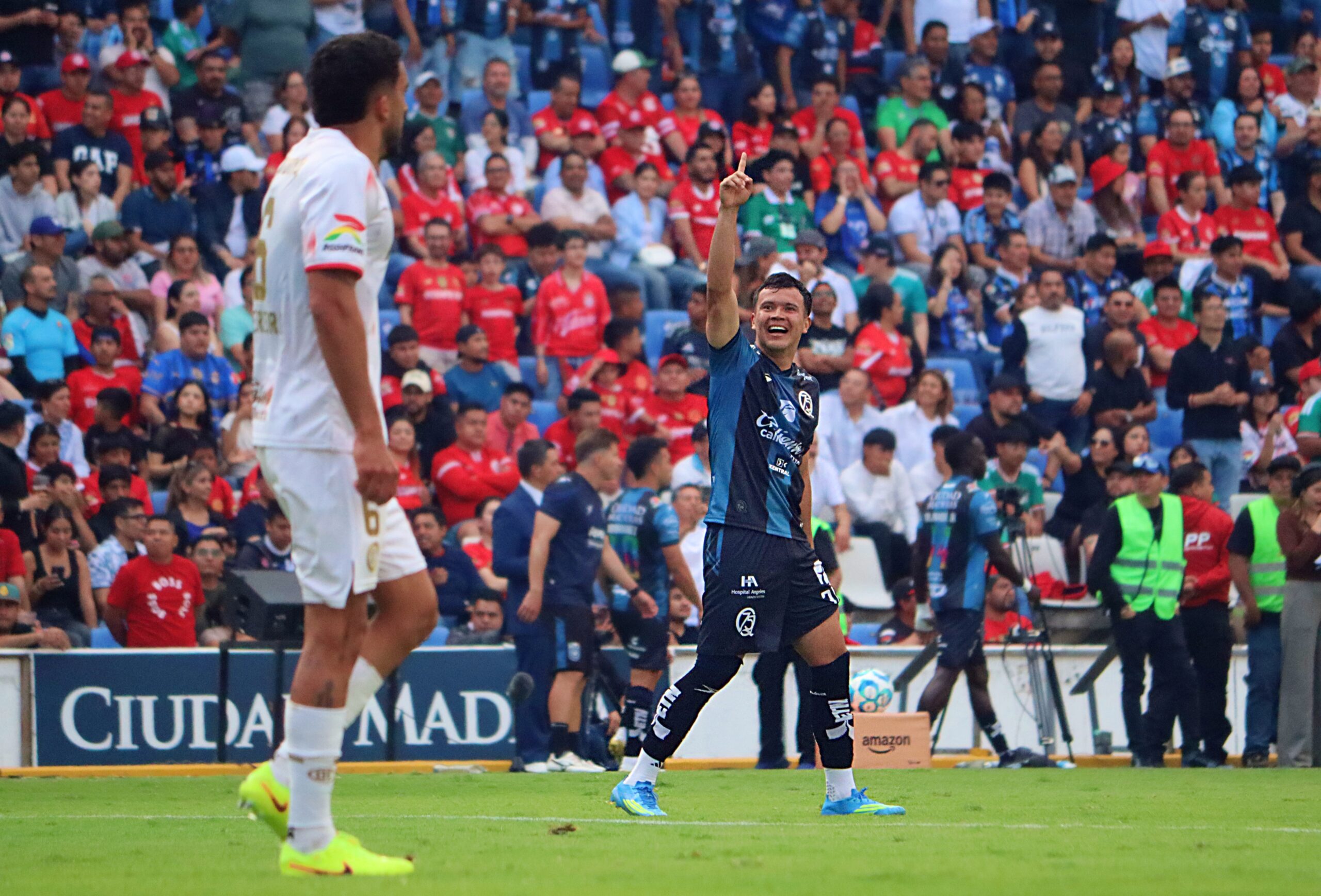 Sábado de Gloria: Querétaro derrotó al bicampeón