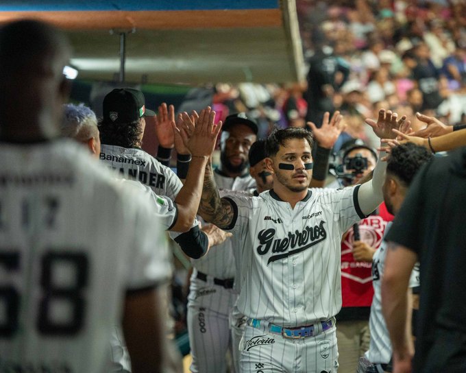Guerreros escribe historia en el Estadio YU'VA: doble triunfo ante Conspiradores 17-3 y 8-4