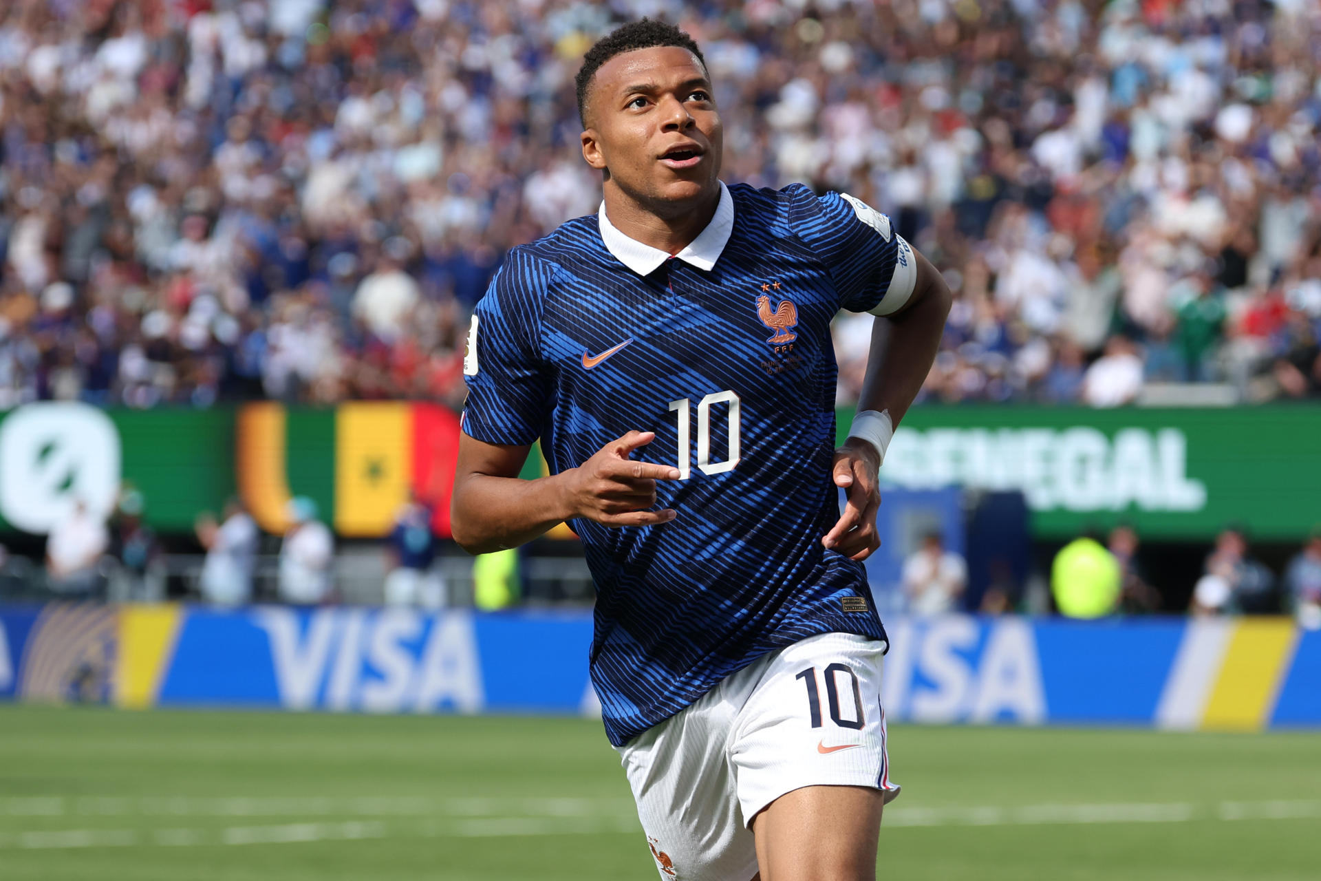 Francia debuta con doblete de Mbappé: 3-1 sobre Senegal en el estadio que albergará la gran final