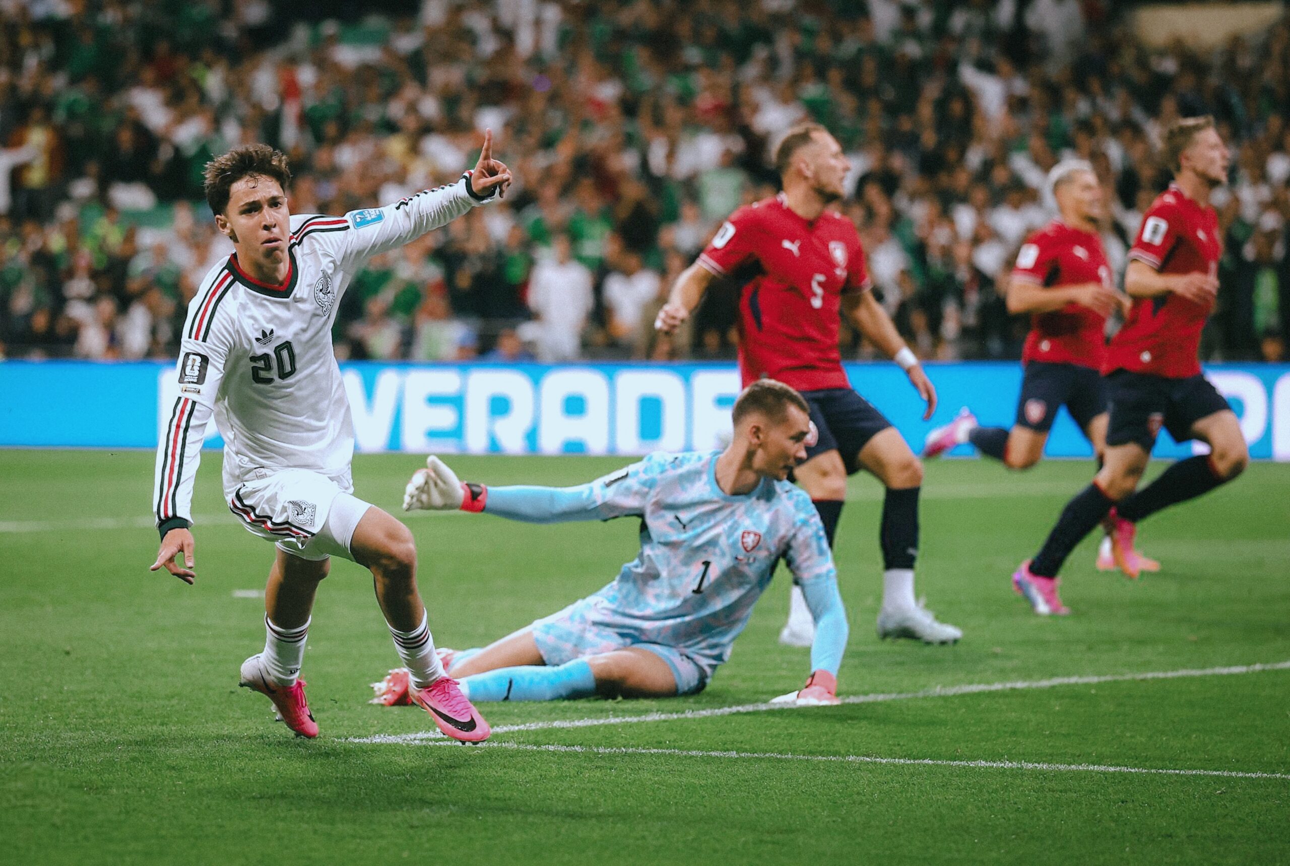 México vence 3-0 a Chequia y cierra la fase de grupos con paso perfecto en el Mundial 2026