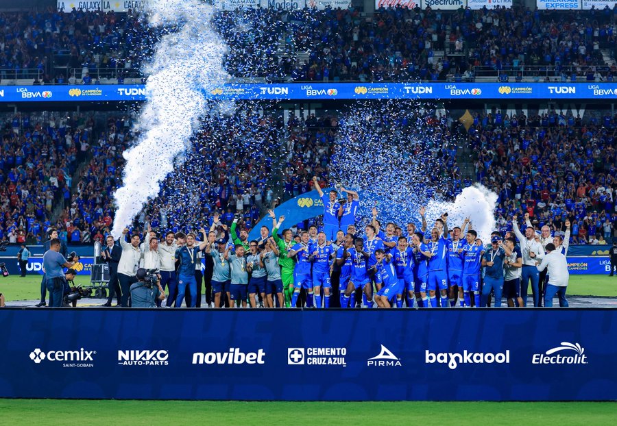 Cruz Azul supera a Toluca y conquista su cuarto Campeón de Campeones
