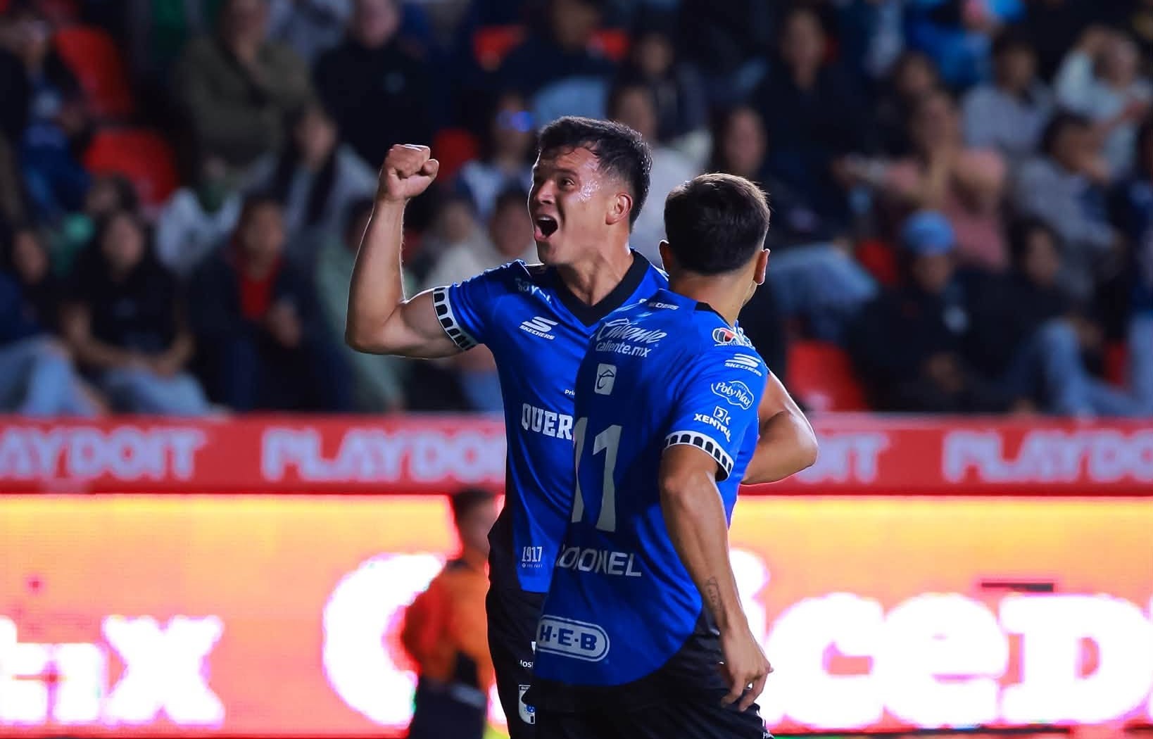 Querétaro remonta a Pachuca con doblete de Ali Ávila y consigue su primer triunfo del Apertura 2026