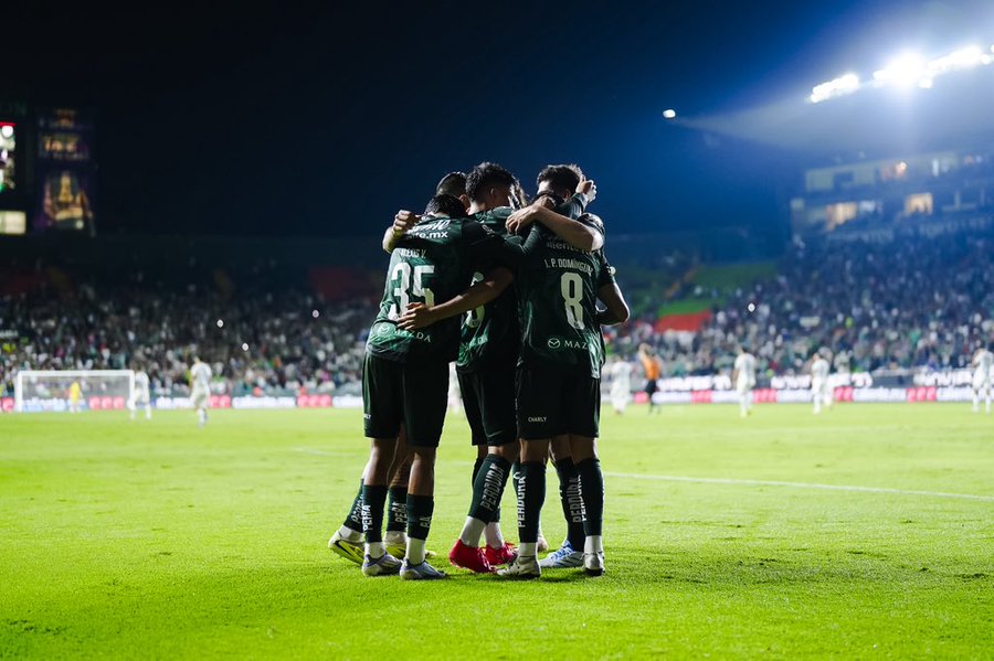 León derrotó 2-0 a Rayados en el Nou Camp