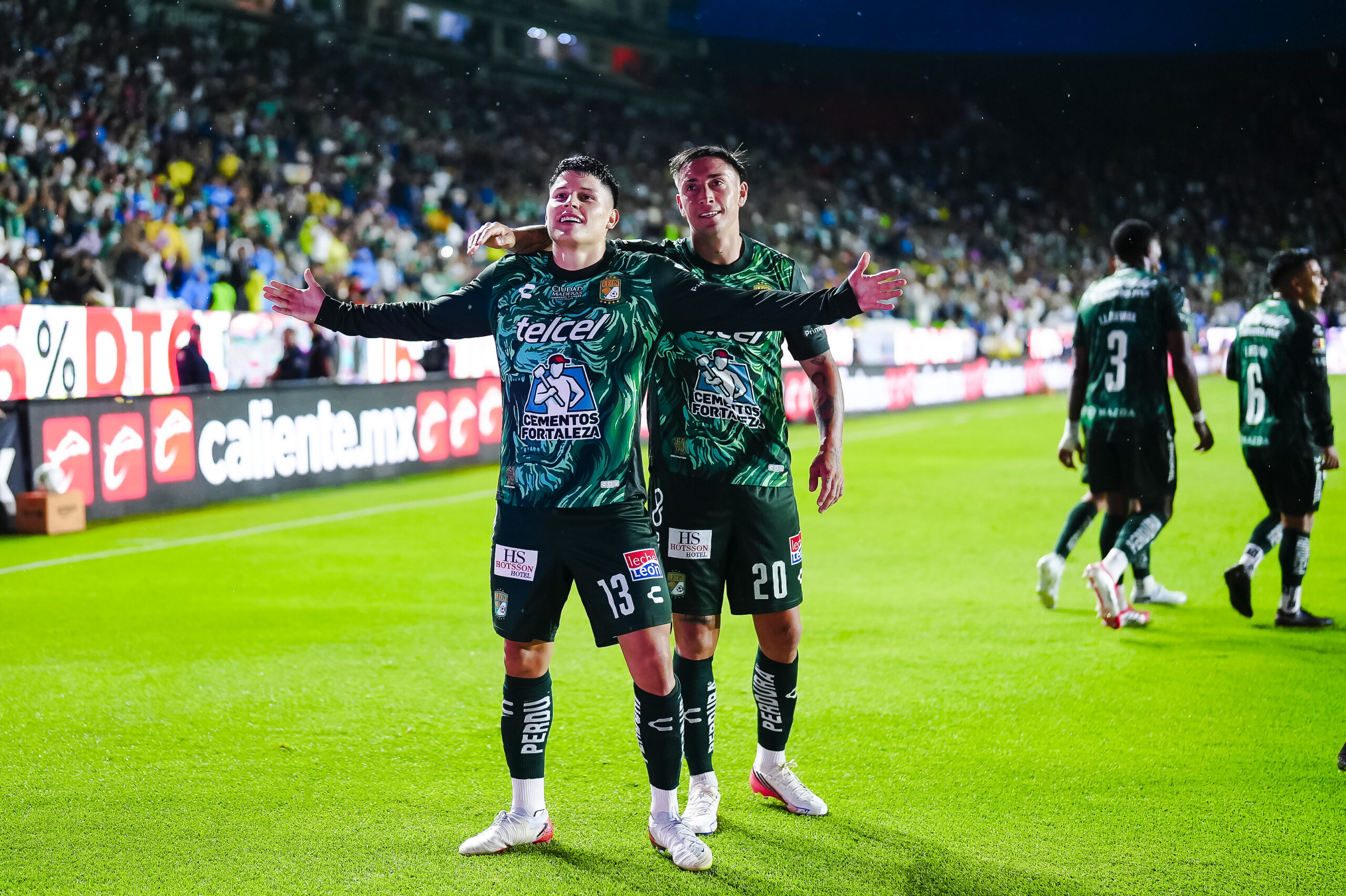 León ruge en casa y consigue su primer triunfo del Apertura 2026 ante Pachuca