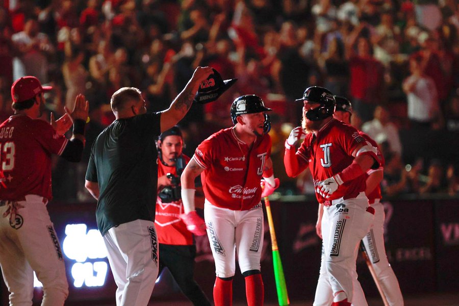 Toros pega primero ante Sultanes en la Serie de Campeonato del Norte