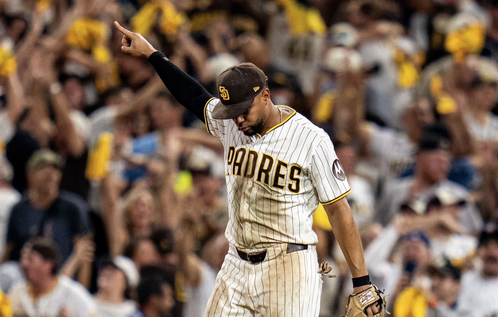 Jugador de los Padres de San Diego celebra durante el triunfo sobre los Brewers de Milwaukee en el Juego 3 de la Serie Divisional de la MLB 2026